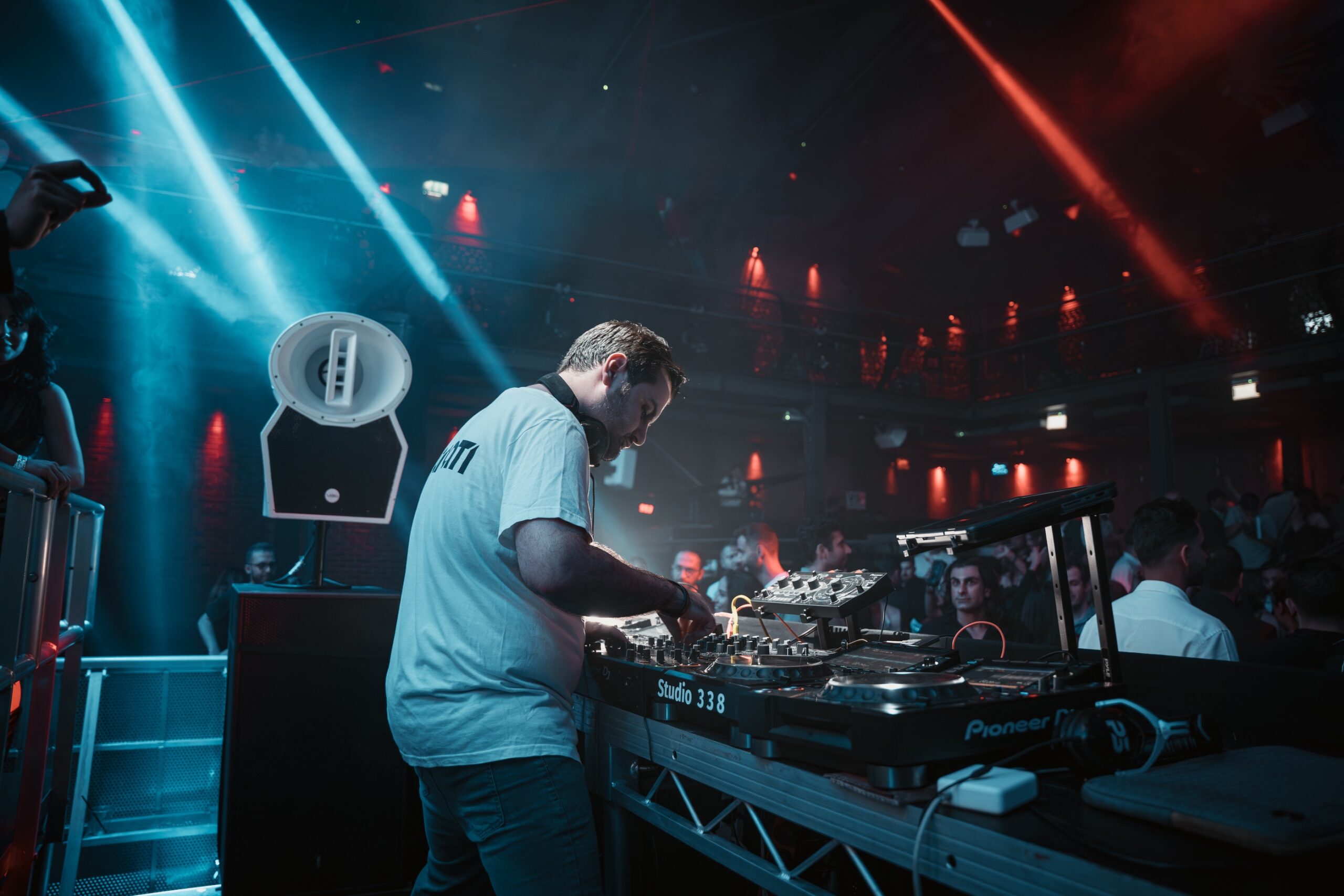 Iranian Wedding DJ in London: Timelines, Venues & Sound — Persian and Iranian DJ insight by DJ Cincinati